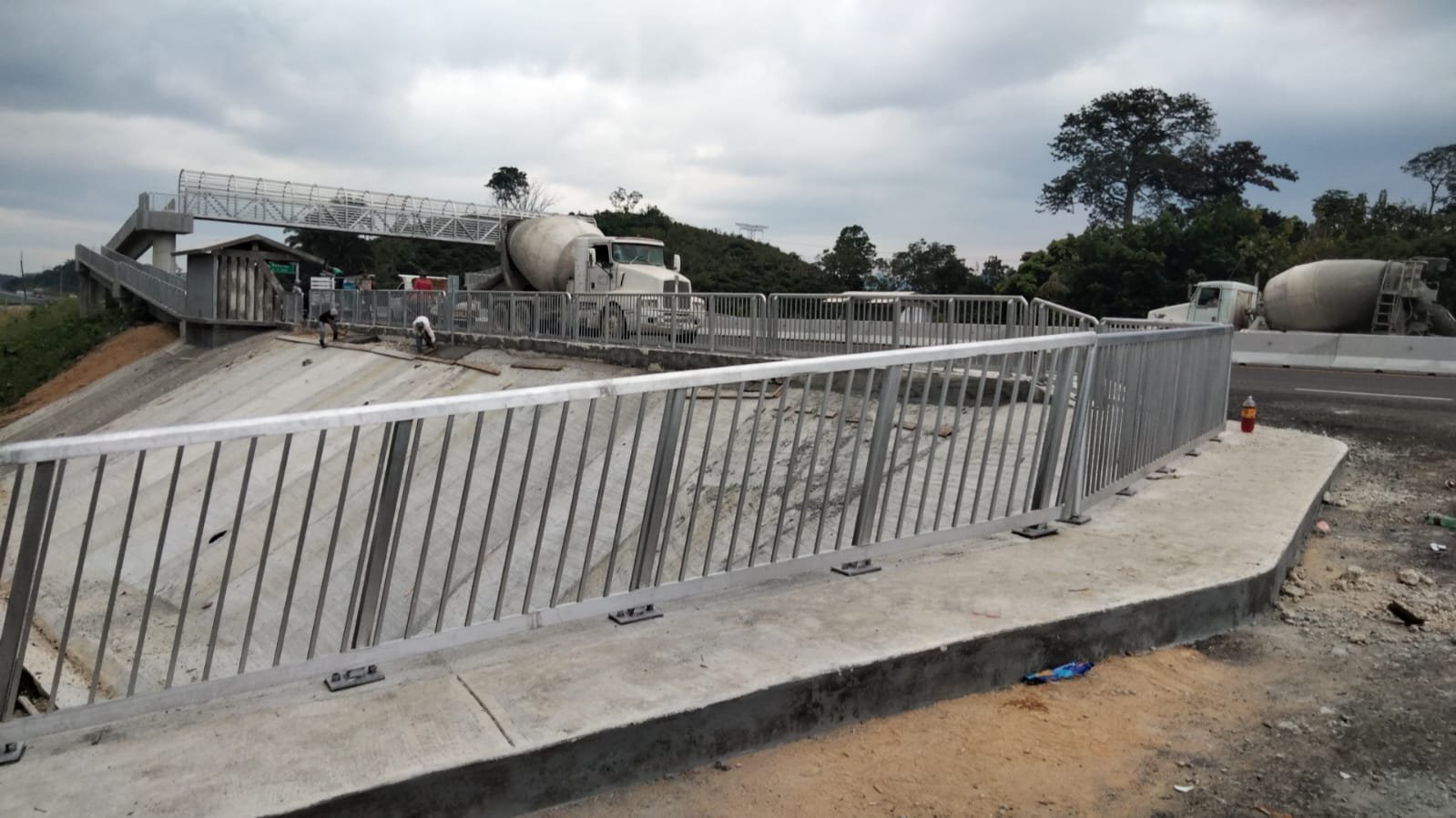 quien fabrica puentes aluminio